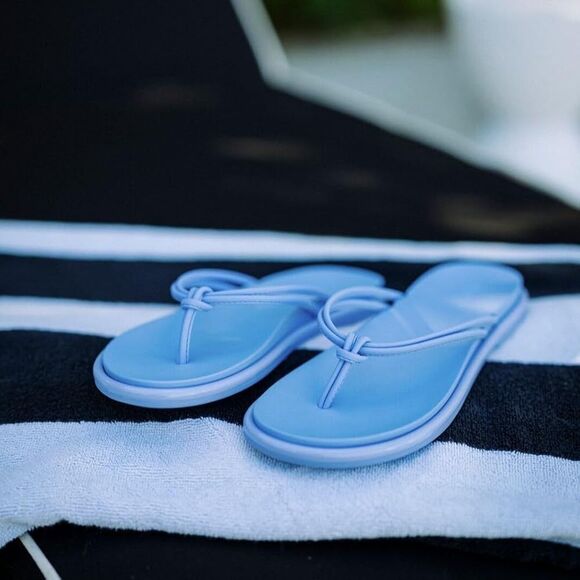 NWT- Olukai- Paki Women's Flip Flops, Cloud Blue/Cloud- women size 9 - Picture 7 of 11